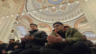 Selimiye Camiinde 4 yıl aradan sonra ilk teravih