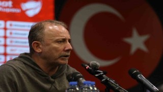 Sergen Yalçın: 1-1lik skor adaletli gibi duruyor