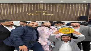 Siirtte gelin ve damada altın yerine 1 kilo bal takıldı