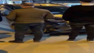 Siirtte iki otomobil kafa kafaya çarpıştı
