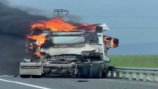 Silopide alev alev yanan tır kullanılmaz hale geldi