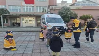 Sinopta minik öğrenciler ambulansı yakından tanıdı