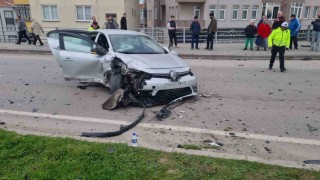 Sinopta otomobiller çarpıştı: 3 yaralı