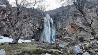 Şırnakta kar eridi, şelaleler coştu