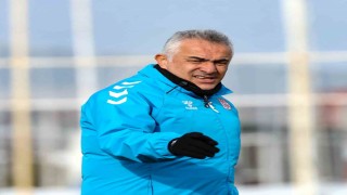 Sivassporda Mehmet Altıparmak ile yollar ayrıldı