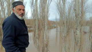 Sivasta karların erimesi ile dereler taştı, tarım arazileri göle döndü