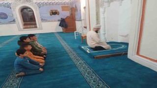 Sivrihisar Kurşunlu Camiinde çocuklara örnek teşvik