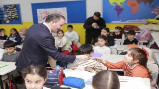 Sultanbeylide bilinçli teknoloji seferberliği: 23 bin öğrenciye akıllı dijital eğitim seti