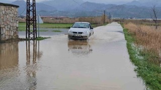 Sultanhisarda kurutma kanalı taştı, tarım arazileri göle döndü