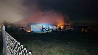 Tekirdağda kır evi alev alev yanarak küle döndü