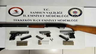 Tekkeköyde çok sayıda ruhsatsız silah ele geçirildi