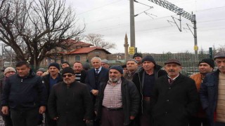 Teravih namazı için 5 kilometre yürümek istemiyorlar