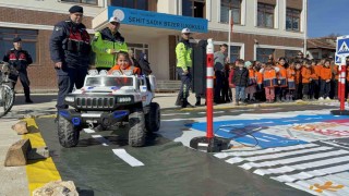 Tokatta jandarmadan köy okullarında trafik eğitimi