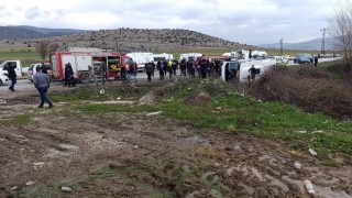 Tokatta öğrenci servisi otomobille çarpıştı: 6 öğrenci yaralandı