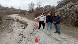 Tokatta yağışlar toprak kaymasına neden oldu