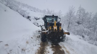 Trabzonda 40 mahalle yolu kar nedeniyle ulaşıma kapandı