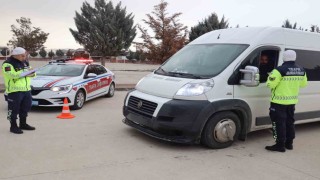 Trafik jandarması okul servis denetimlerine başladı