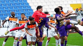 Trendyol Süper Lig: Eyüpspor: 0 - RAMS Başakşehir: 1 (İlk yarı)