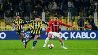 Trendyol Süper Lig: Fenerbahçe: 1 - Gençlerbirliği: 0 (Maç devam ediyor)