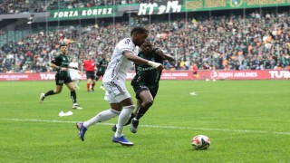 Trendyol Süper Lig: Kocaelispor: 0 - Beşiktaş: 0 (İlk yarı)