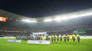 Trendyol Süper Lig: Kocaelispor: 0 - Fenerbahçe: 0 (Maç devam ediyor)