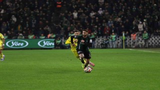 Trendyol Süper Lig: Kocaelispor: 0 - Fenerbahçe: 1 (İlk yarı)