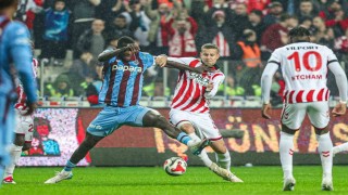 Trendyol Süper Lig: Samsunspor: 0 - Trabzonspor: 1 (İlk yarı)