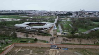 Tunca Nehri taştı, Kırkpınar güreşlerinin yapıldığı Er Meydanı sular altında kaldı