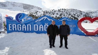 Tunceli ve Erzincan turizmine milat olacak yol için iki vali el sıkıştı