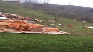 Türkelide fırtına arıcılığı vurdu: Onlarca kovan zarar gördü
