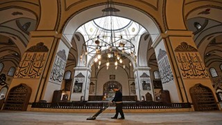 Ulu Cami, teravihlere hazır