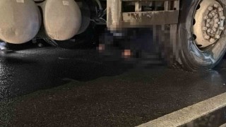 Üsküdarda feci kaza: Karşıya geçmek isteyen kadın kamyonun altında kaldı