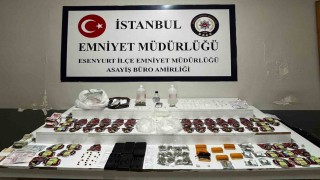 Uyuşturucuyu teybin arkasındaki düzenekte zulalamışlar