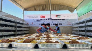 Vakıflar Genel Müdürlüğü Gazzede: Günlük 20 bin kişilik iftar desteği