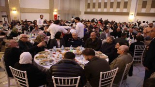 Vali Aktaş, Ramazanın ilk iftarında şehit yakınları ve gazilerle bir araya geldi