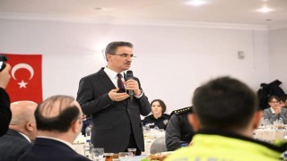 Vali Baruş, polis evinde iftar programında emniyet mensupları ile bir araya geldi
