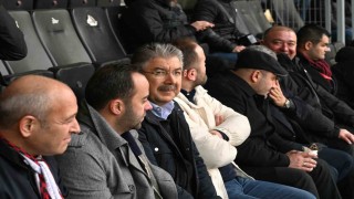 Vali Erdinç Yılmaz, Eskişehirsporun Altay maçını tribünden takip etti