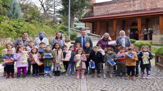 Vali Sözer, Şeyh Edebali Türbesinde anaokulu öğrencileriyle buluştu