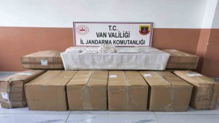 Vanda 17 bin 160 adet kaçak bijuteri malzemesi ele geçirildi