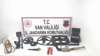 Vanda kaçak kazı yapan 3 kişi yakalandı