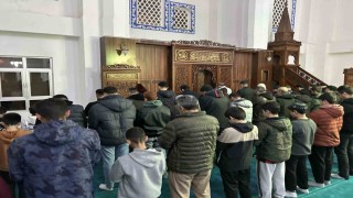 Vanda Ramazan ayının ilk teravih namazı kılındı