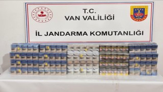 Vanda silah ve kaçak sigara ele geçirildi