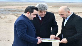 Vekil Ataş ve Başkan Bağlamış, Jeotermal Sera OTBdeki çalışmaları inceledi