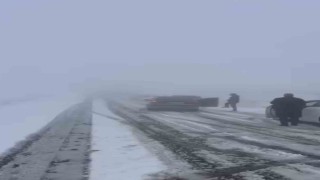 Viranşehirde kar yağışı trafiği olumsuz etkiledi