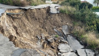 Yağışlar heyelanı tetikledi: Çeşmede toprak kayması
