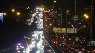 Yarıyıl tatilinin ardından D-100deki trafik yoğunluğu havadan görüntülendi