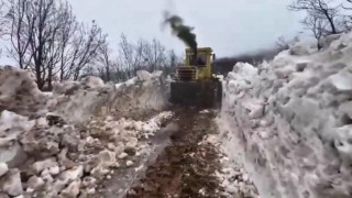 Yayladerede karla mücadele çalışmaları sürüyor