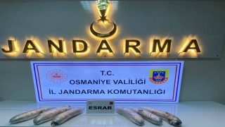 Yedek lastikten 2 kilo esrar çıktı