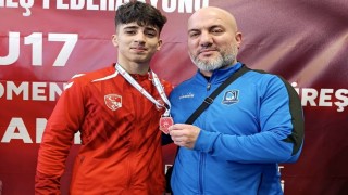 Yerlikayadan madalyasını alan genç güreşçi Manisaya gurur yaşattı