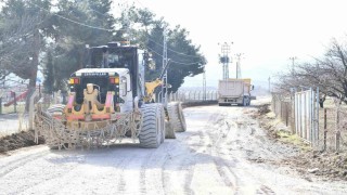 Yeşilyurt Belediyesi, Görgü Mahallesinde yol çalışmalarını hızlandırdı